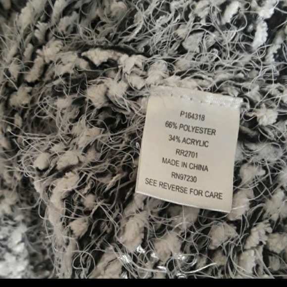 Almost famous eyelash fuzzy sweater - Picture 9 of 14